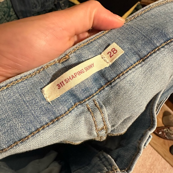 Levi’s 311 Shaping Skinny Jeans - Picture 7 of 8